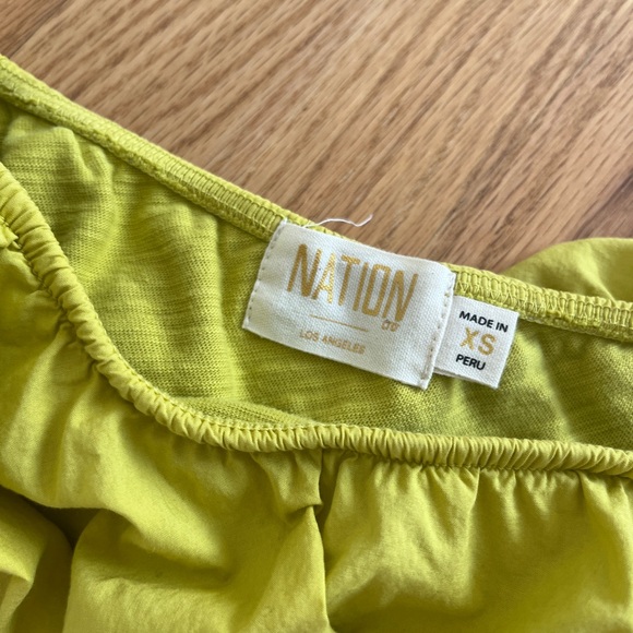 Off shoulder chartreuse ruffle top nation Los Angeles - Picture 2 of 3